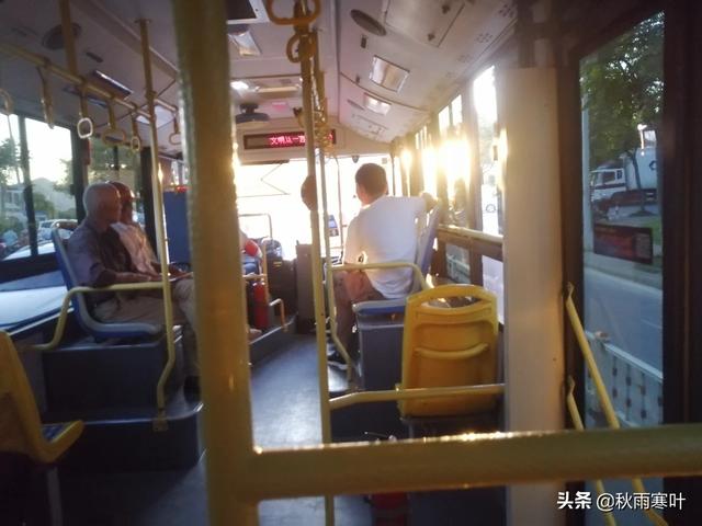 伤感让对方心痛的句子（伤感让对方心痛的句子图片）