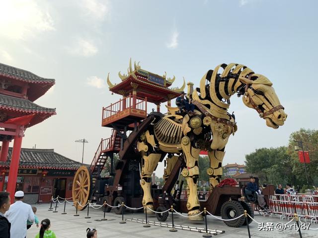 国内适合旅游的大学 学生多吗