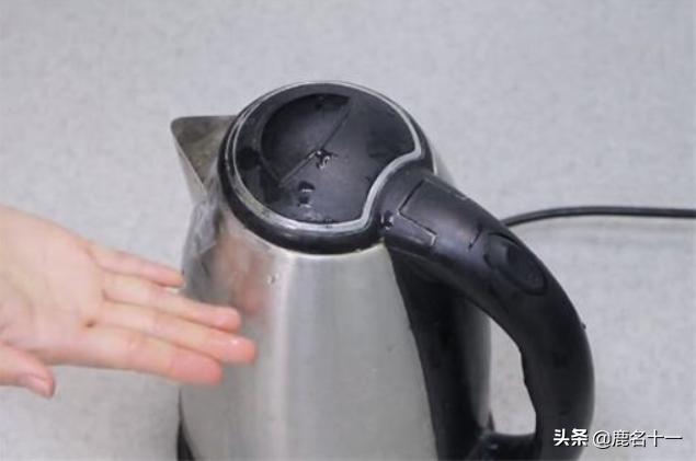 可以直接把鸡蛋打在热水壶里么？：烧水壶能煮鸡蛋吗