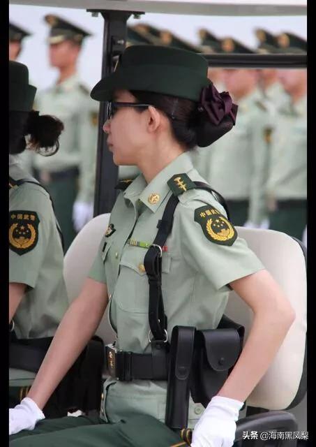 武警特警 女兵图片