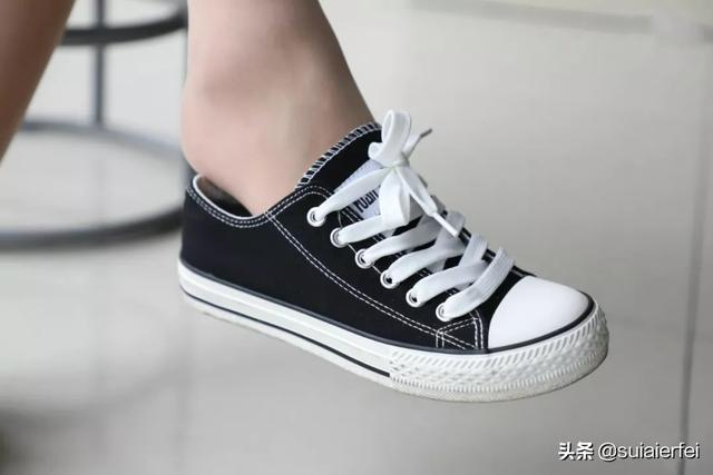 小白裙如何搭配丝袜外套(图27)