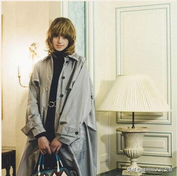 灰色风衣怎么搭配鞋子(图1)