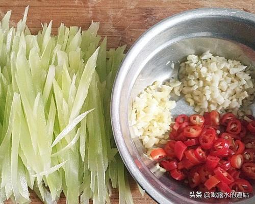 凉拌莴笋的做法-凉拌莴笋的做法视频