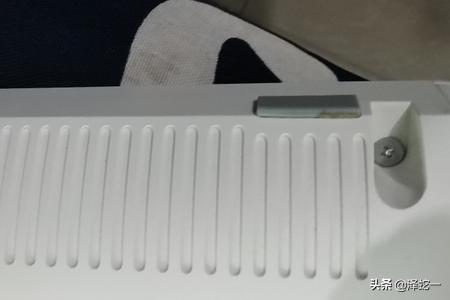 宏碁V3-571G拆机清灰？：宏碁笔记本拆机