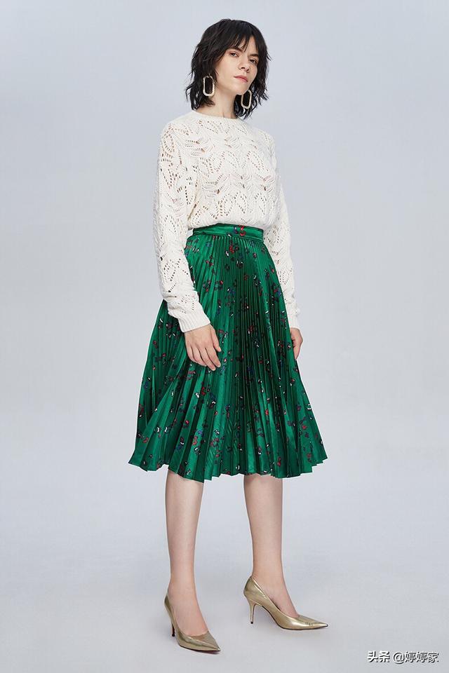 时尚白色大毛衣如何搭配(图5)