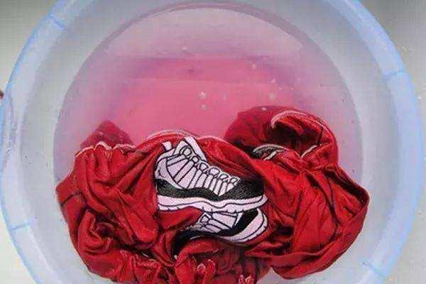衣服严重掉色怎么办？衣服掉色很严重怎么办