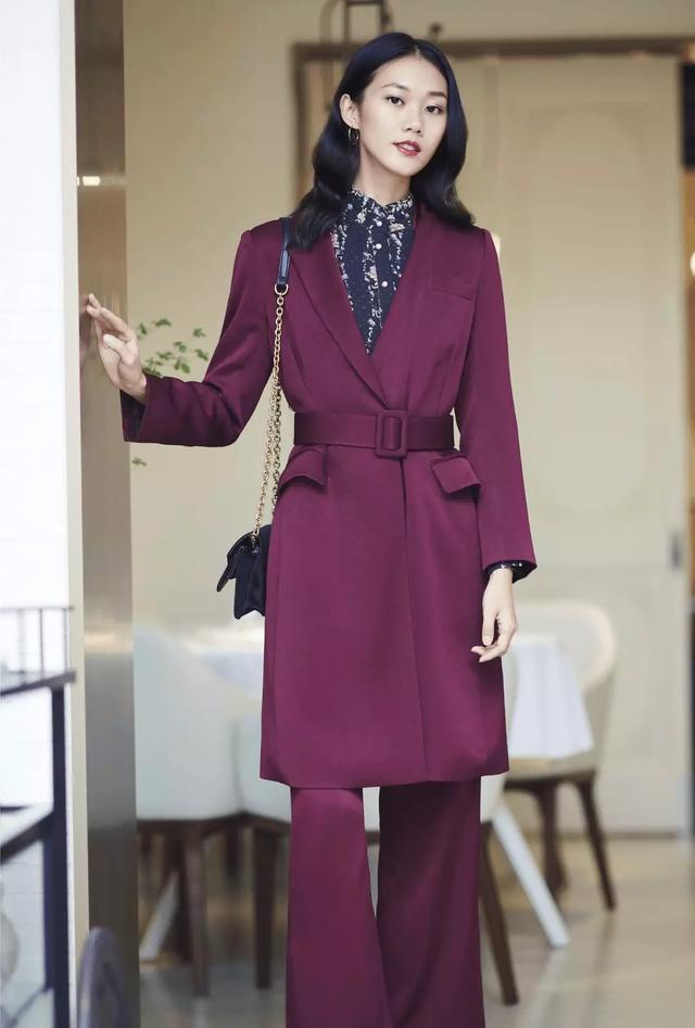 大衣丝袜如何搭配衣服女(图2)