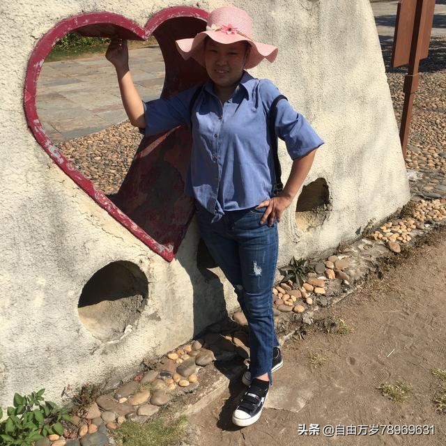最流行的夏装搭配女图片(图6)