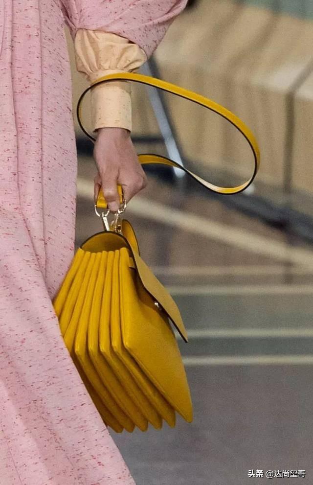 包包如何搭配视频讲解好看(图11)
