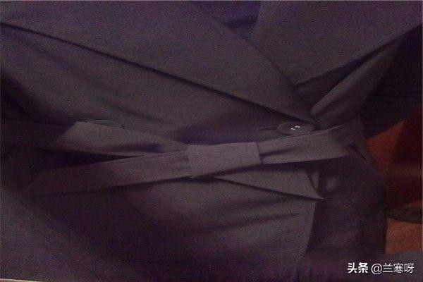 衣服带子怎么打蝴蝶结(图10)