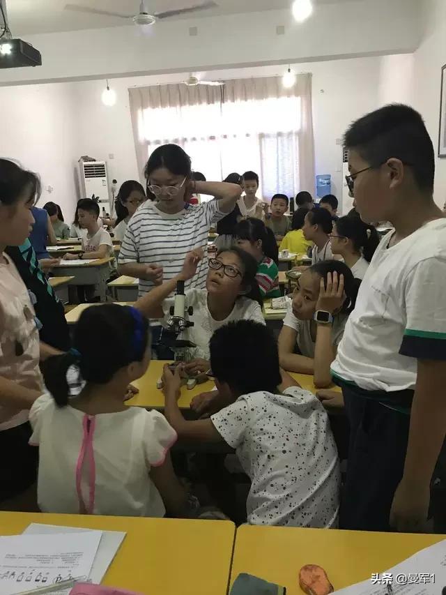 课前三分钟科学家的故事（三分钟科学家小故事）