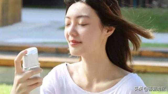 化妆师化妆不卡粉的秘诀-化妆师化妆不卡粉的秘诀有哪些