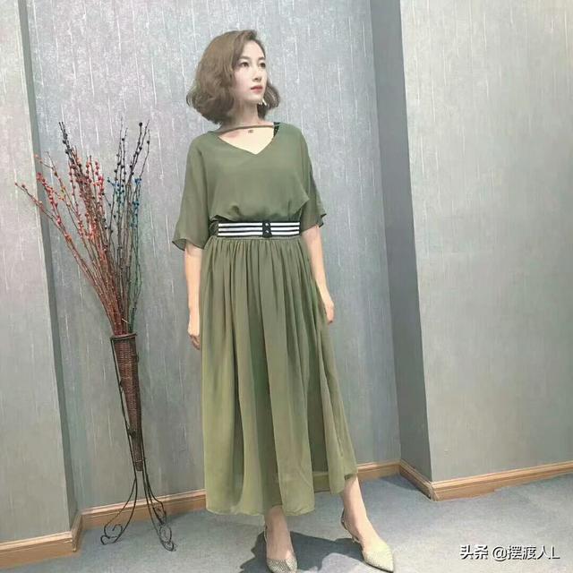 花绿色裙子如何搭配好看(图3)