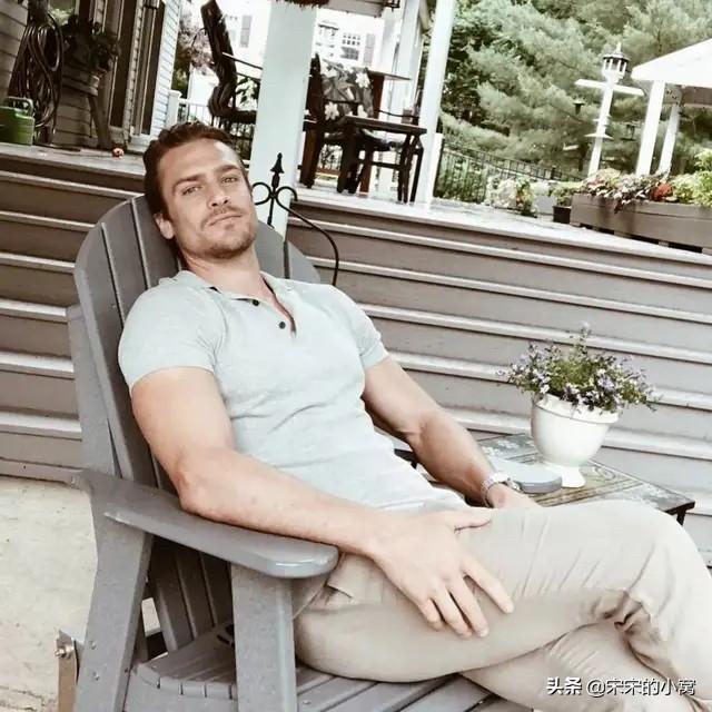 圆形脸如何搭配衣服男士(图3)