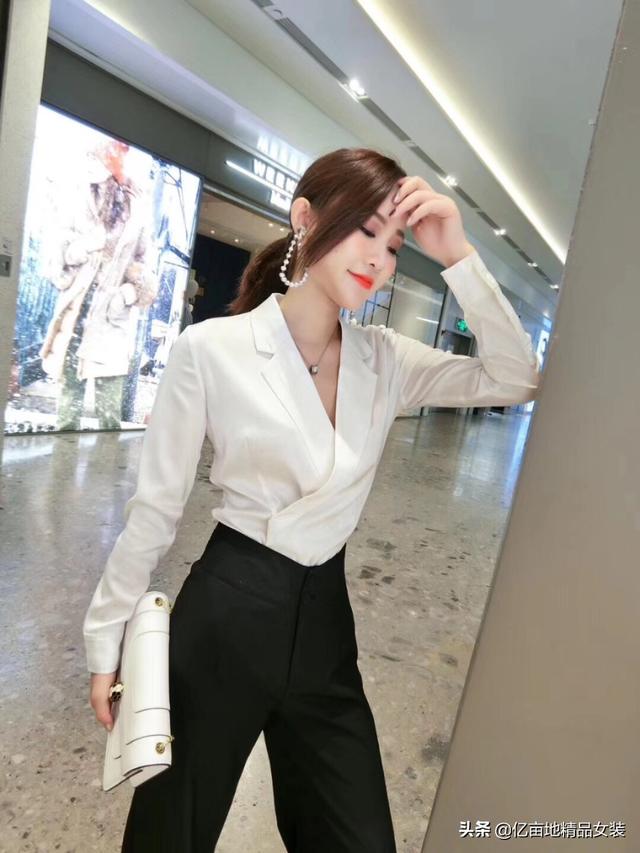 秋天衬衫如何搭配女生穿(图6)
