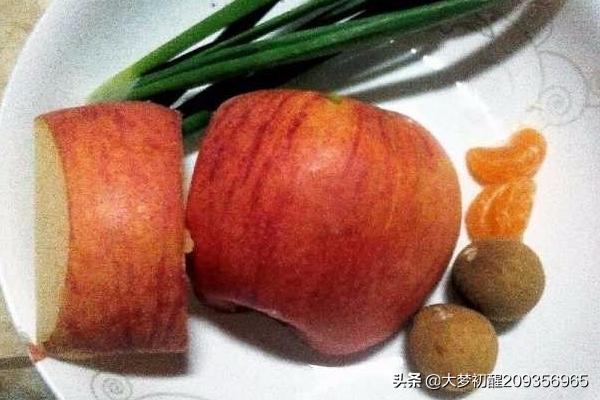 [果实图片]用各种水果做玫瑰花，你觉得哪个最好看？