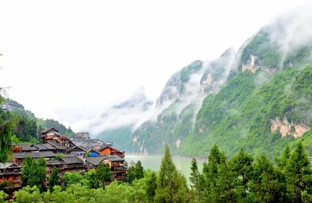 郊区旅游穿搭重庆， 重庆旅游穿着