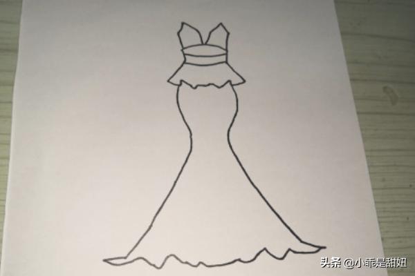 手绘婚纱服装设计图，手绘婚纱服装设计图片
