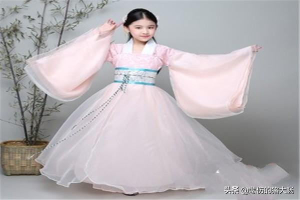抹胸衫如何搭配外衣衣服