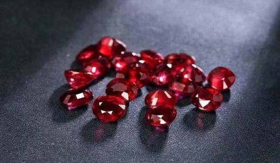 红色宝石象征什么意义？